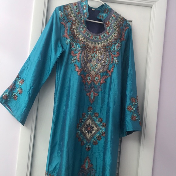 Dress - Picture 1 of 8